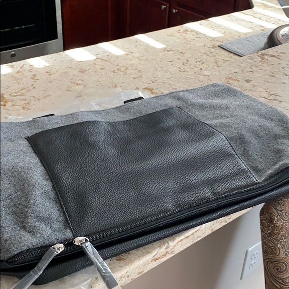 Handbags - Tote